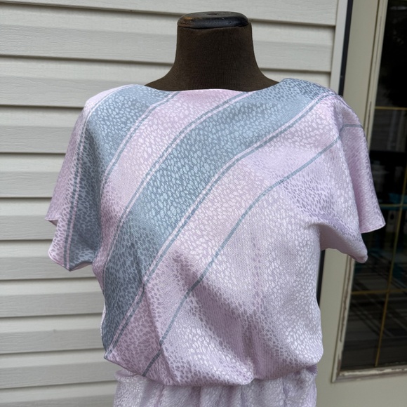 Chic Vintage 80s Satin Baby pink and Grey Midi Dress - Picture 8 of 10